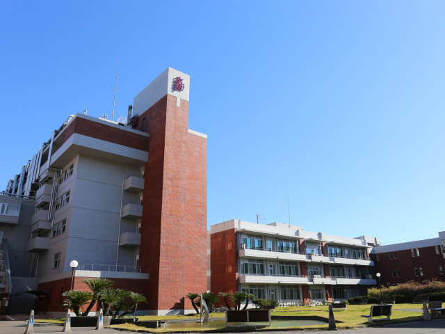 東京薬科大学