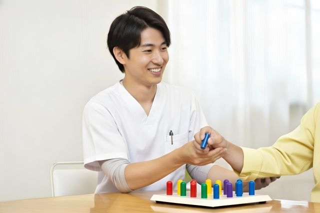 健康科学部 リハビリテーション学科 作業療法学専攻 認知症予防、子ども発達支援、メンタルヘルス等、科学的根拠に基づき地域社会での実践で作業療法を学ぶ