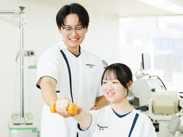 理学療法学科 特徴的なカリキュラムで学び、医療機関をはじめ幅広い分野で活躍できる理学療法士を目指します