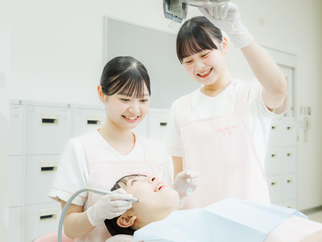 歯科衛生学科 豊富な知識と技術を習得し、歯科医療現場で活躍する歯科衛生士を育成します