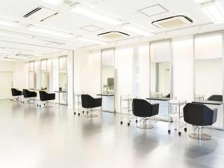 サロンワークを学べる多目的スタジオ