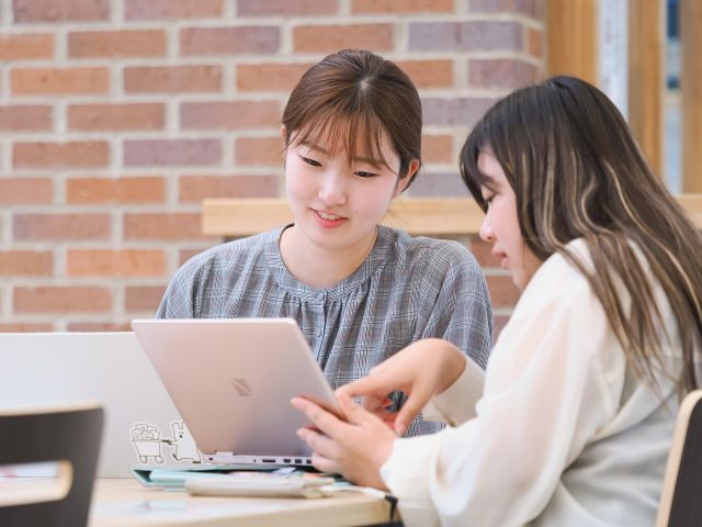 心理学部 心理学科 臨床心理学専攻 カウンセリングを授業で体験して他者へのかかわりと支援を学び、社会に貢献できる人材をめざす