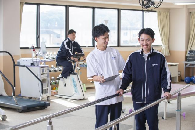理学療法学科 知識と技術を備え　観察力・判断力を磨き 最適な治療を施すことができる理学療法士へ