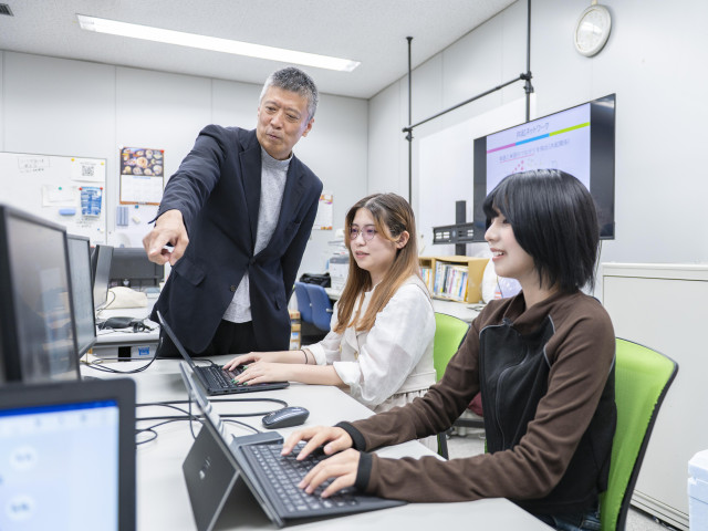 先進工学部 データサイエンス学科 AIやデータ分析、IoTの活用によってさまざまな社会の難題解決に挑む