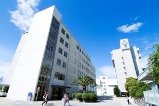 大阪青山大学