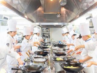 プロ仕様のハイグレードな環境で学ぶ