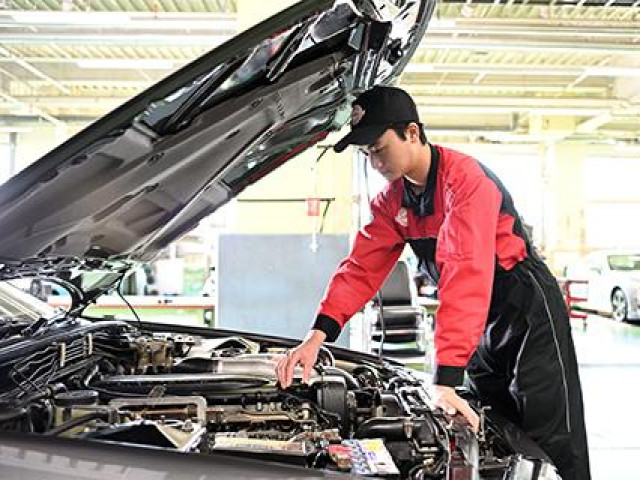 自動車整備科 知識技術を効率よく学び、限られた２年間でゼロから整備士に