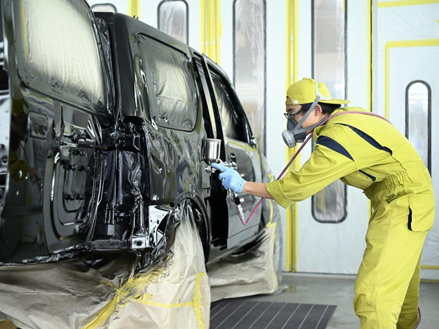 ボディエンジニア研究科（2級自動車整備士養成課程修了者対象） 修復技術を極め、多様化するニーズに応える車体整備士へ。