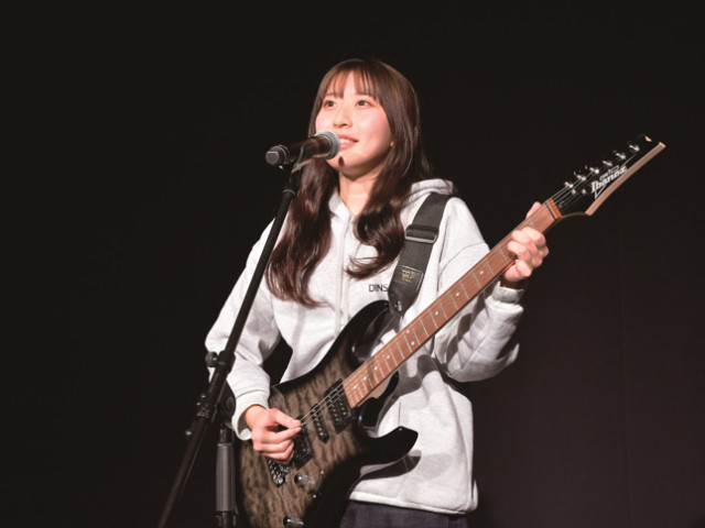俳優本科 シンガーソングライターコース 自分の想いを“音”でカタチに！ 歌・詞・曲で魅せるシンガーへ DTMや楽器で理想のサウンドを追及しオリジナルの音楽スタイルを創る！