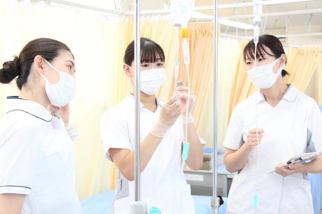 看護学科 看護学科 3年制 視野を広げるカリキュラムで、自ら考え行動できる看護師に 。