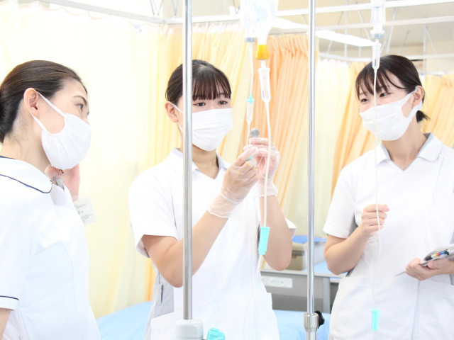 看護学科 看護学科 3年制 視野を広げるカリキュラムで、自ら考え行動できる看護師に 。