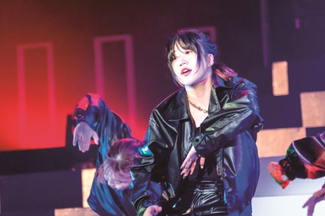 俳優本科 ダンス＆ヴォーカルコース 歌とダンス、幅広いジャンルのパフォーマンス力を身につけ、 グローバルに活躍できるダンス&ヴォーカルアーティストをめざす!