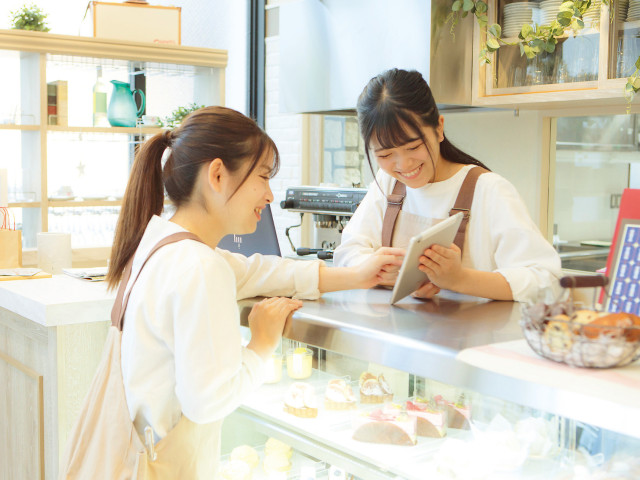 パティシエ・カフェ科 スイーツカフェクリエイターコース お店のプロデュースや独立開業時に必要な知識を総合的に学ぶ