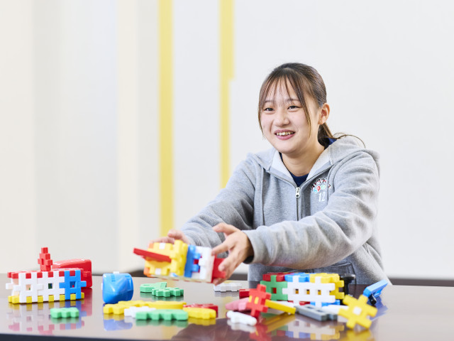社会福祉学科 多彩な福祉分野で活躍するために、幅広く学び、資格を取得。その後も国家資格などへの挑戦で働くフィールドを広げられます。