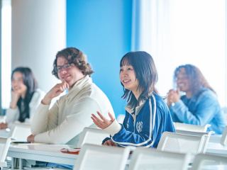 多彩な言語を学べる！
