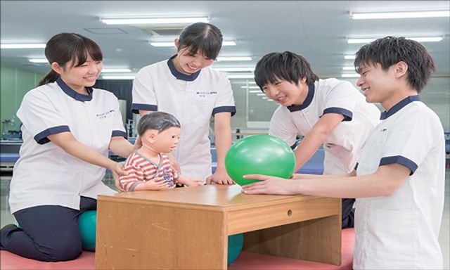 高度作業療法学科 多彩な作業療法と広く温かな思いやりで身体と心の専門家をめざします