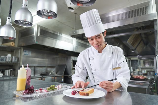 調理師養成学科 和食・洋食・中華など幅広いジャンルの調理技術学び、無試験で調理師免許を取得！