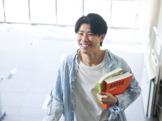 建築ライセンス科　※一級または二級建築士受験資格取得者で、大学（短期大学を含む）、高等専門学校または専修学校において、建築に関する指定科目を修めて卒業し、本校の「建築士ベースアップ講習」を修了した方対象学部・学科・コース情報