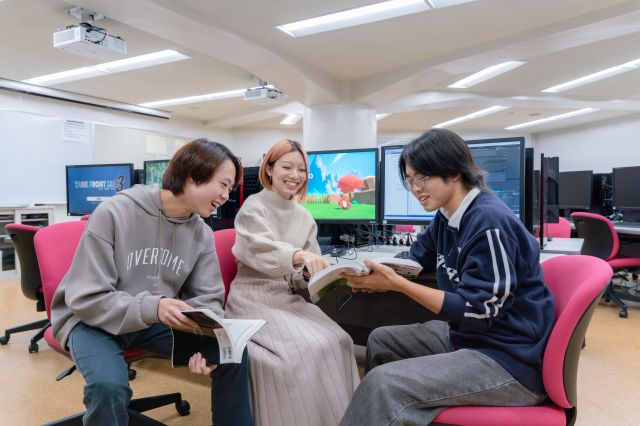 ゲーム総合学科 業界をリードできるクリエイターを2つのコースで育成