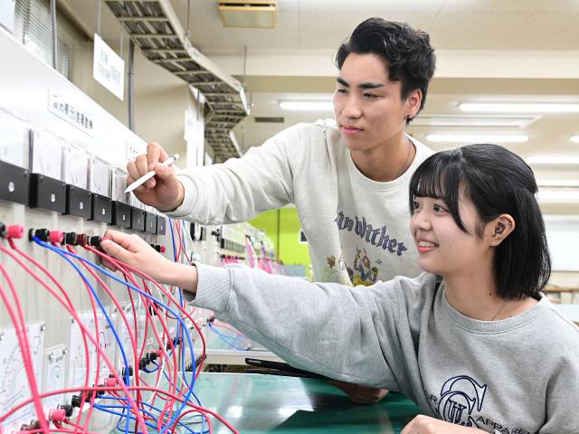 電気工学科 資格を取得して電気をすべて管理する！