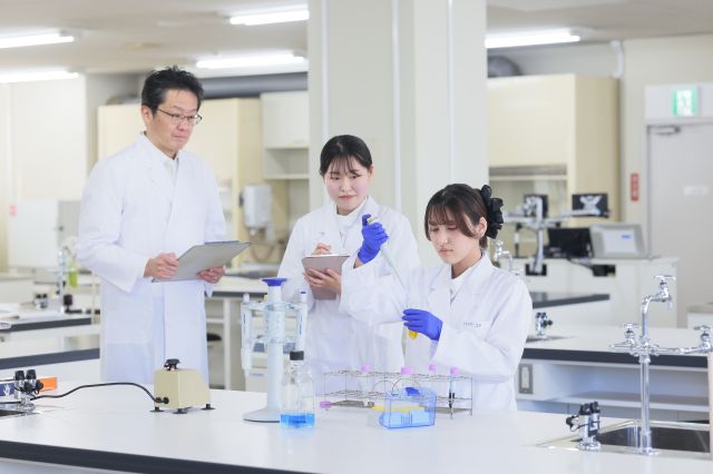 栄養学部 保健栄養学科 保健栄養学科／栄養イノベーション専攻・保健養護専攻