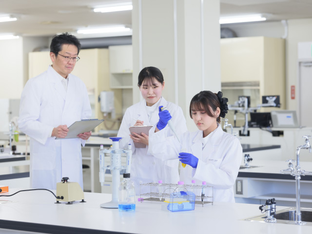 栄養学部 保健栄養学科 保健栄養学科／栄養イノベーション専攻・保健養護専攻
