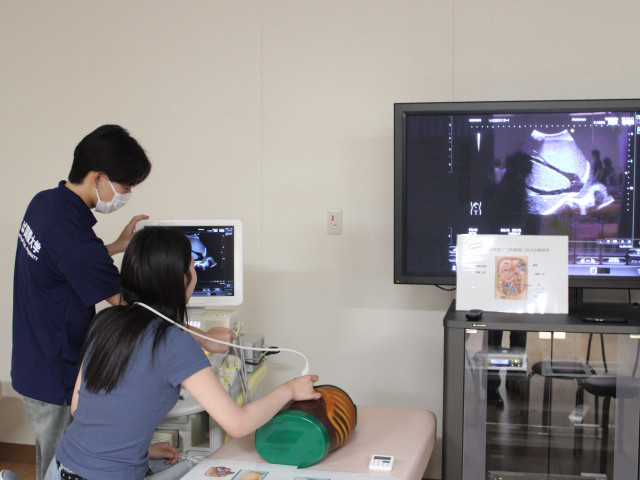 医療保健学部 臨床検査学科 豊かな人間性を持ち、 高度な知識と技術を備えた臨床検査のスペシャリストへ