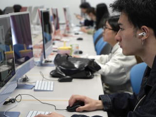 地域の特徴や魅力をデザインを通して創出する。