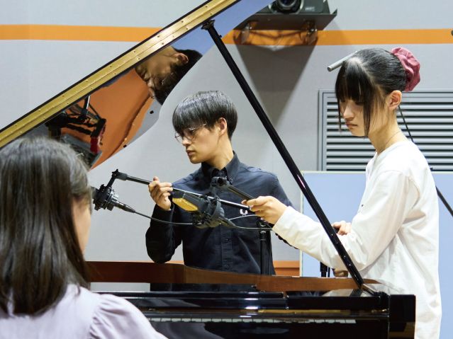 芸術情報学部 情報表現学科 音響・映像・照明コース プロの現場で通用する本物のスキルを磨く