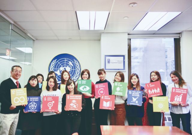 人間社会学部 国際学科 国際協力コース 国際社会の仕組みを学び、 自分たちができる国際協力を考える