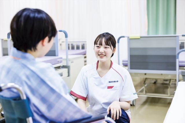 看護学部 看護学科 ホスピタリティにつつまれた４年間