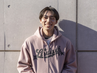 放課後はバスケットコートへ。日課は筋トレと英語力を鍛えることです。