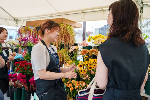 フラワー科 フラワーショップ専攻 花やグリーンで空間を素敵に演出して、たくさんの人々を幸せにするスペシャリストへ