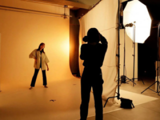 スタジオ撮影体験講座～表情・衣装・光でつくる、ファッションポートレート編 ～の画像