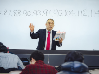 授業×資格講座で資格取得とキャリア形成を強力サポート