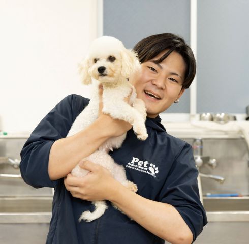 愛玩動物看護学科 トリマー＆動物看護コース 動物医療と美容の技術を学び、動物と飼い主を支える存在へ！