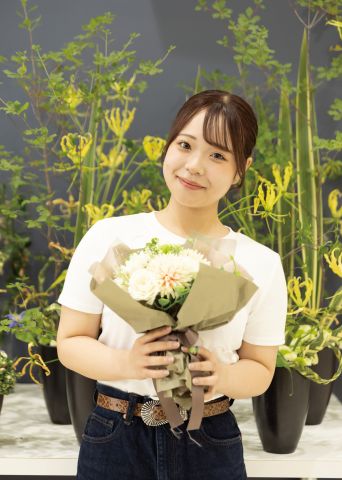フラワービジネス学科 フラワービジネスコース 店舗運営の広い知識とノウハウを身につけ、フラワーショップ運営へ！