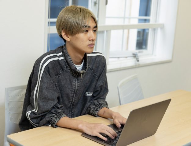 AI情報システム学科 webクリエイターコース クライアントの目的を理解し、Webサイトやコンテンツ制作に必要な専門知識を習得！