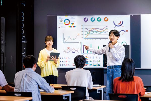 商学部 マーケティング学科 モノやサービスを売り買いする「市場」を専門的に学ぶ