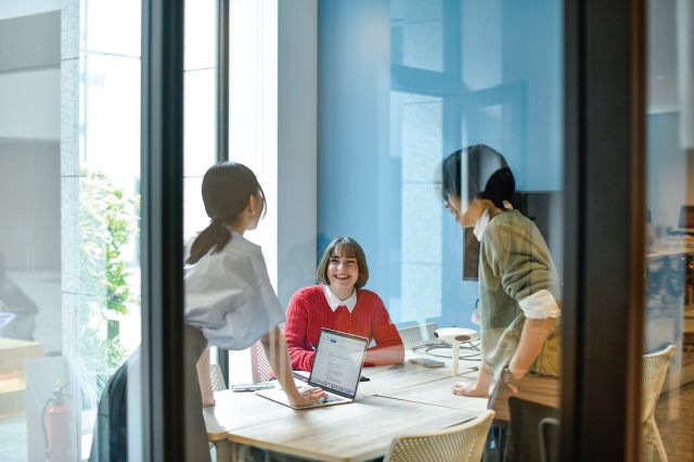 経済学部 経済学科 ビジネスエコノミクス専攻 グローバルに活躍することを視野に 経済の専門知識と英語力を磨く