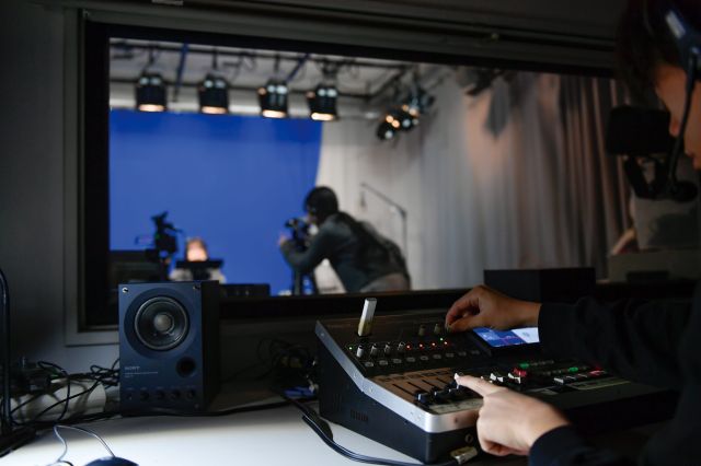 国際関係学部 国際メディア学科 メディアのチカラで 国境を超えて人と人をつなぐ