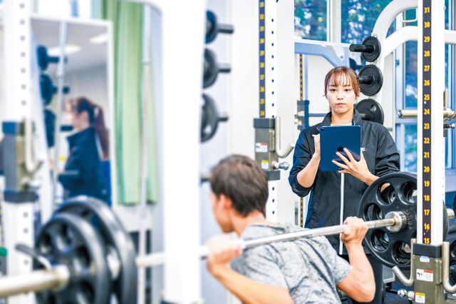 人間社会学部 スポーツ科学科 スポーツを科学の目でとらえ 第一線のアスリートと指導者を育てる