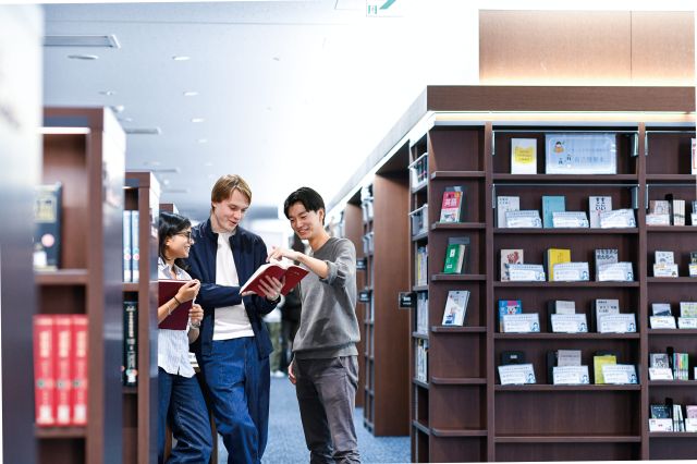 言語コミュニケーション学部 英語コミュニケーション学科 国際的な価値観を広げ 「英語が話せる」のその先へ