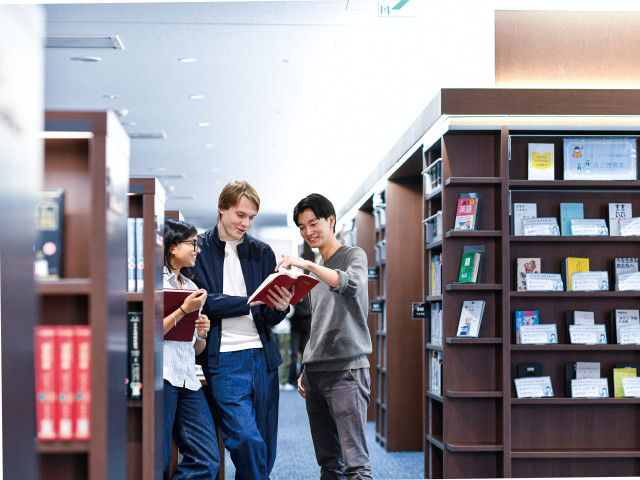 言語コミュニケーション学部 英語コミュニケーション学科 国際的な価値観を広げ 「英語が話せる」のその先へ