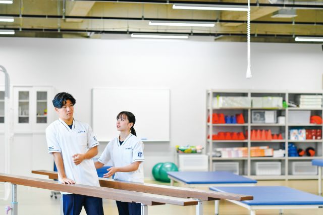 医療健康学部 人の心に寄り添いながら、身体の機能を回復させる医療専門職を目指す！