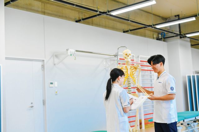 医療健康学部 理学療法学科 地域でもグローバルでも 活躍できる医療人を目指す