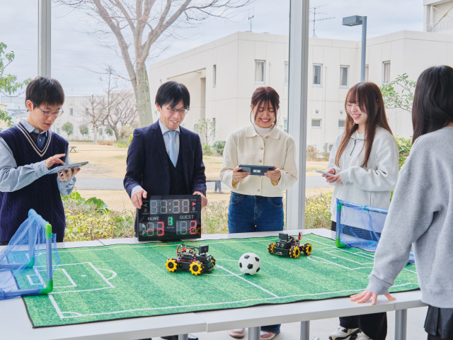 メディアコミュニケーション学部 情報文化学科 