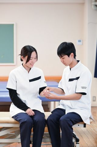 リハビリテーション学科 作業療法専攻 対象者の“その人らしさ”を大切にする作業療法士をめざす
