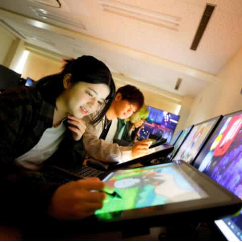アニメーション学科 「アニメで心を動かしたい」  描く、創る、伝える。  仲間とアニメの未来をつくる2年間。