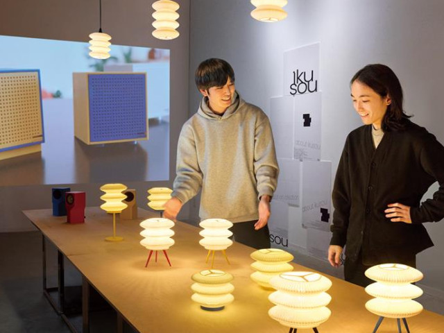 造形学部 造形学科 空間作法領域 私はあなたと共にいる、ということを伝えたい。その気持ちが作法に現れます。 作法とは何かを考え、美しい作法を手助けするデザインを学びます。